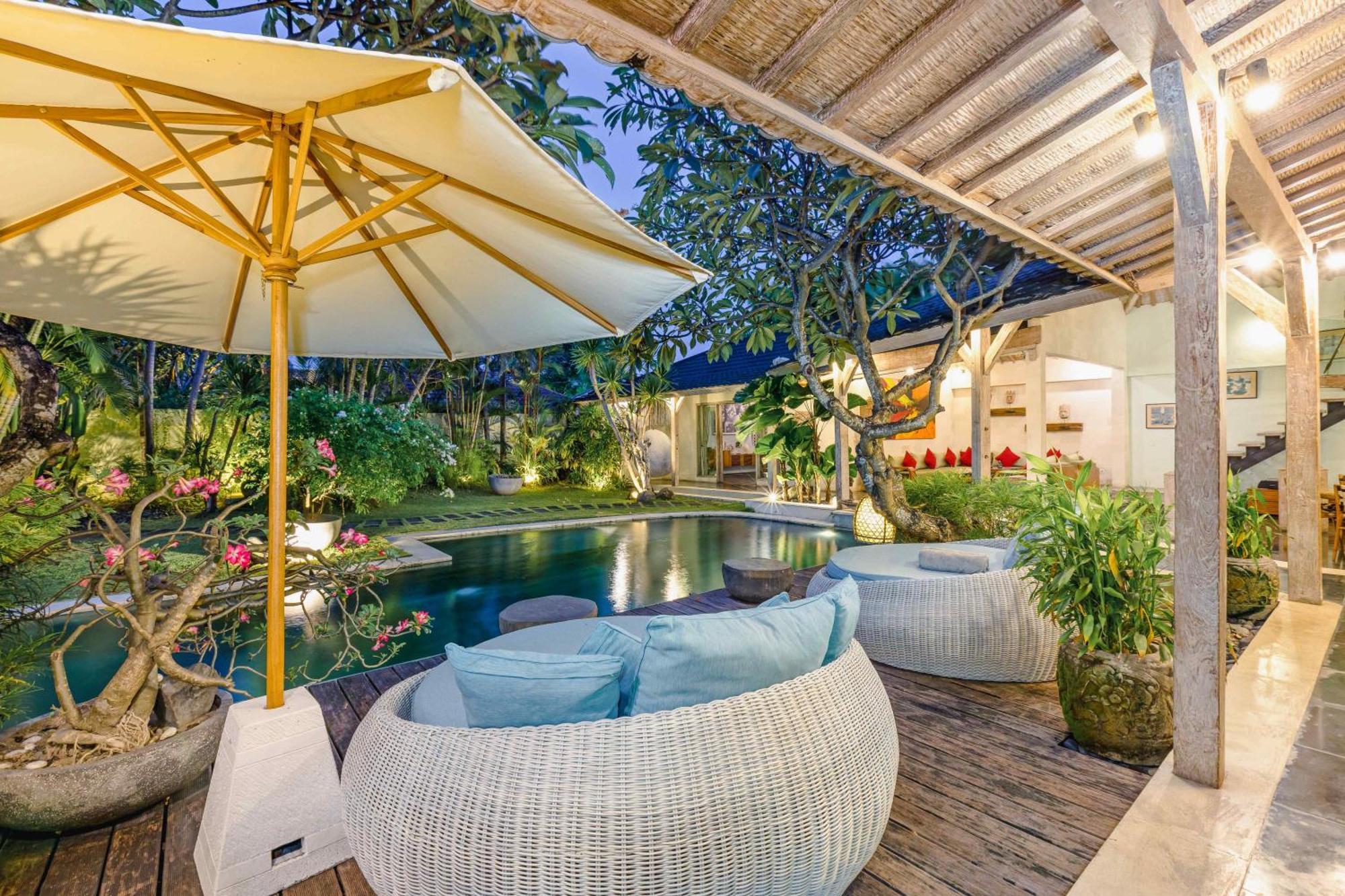 Villa Cinta Damai - Stunning & Stylish 4Br Luxury Villa In The Heart Of Seminyak, Just A 10-Min Walk To The Beach Exterior photo