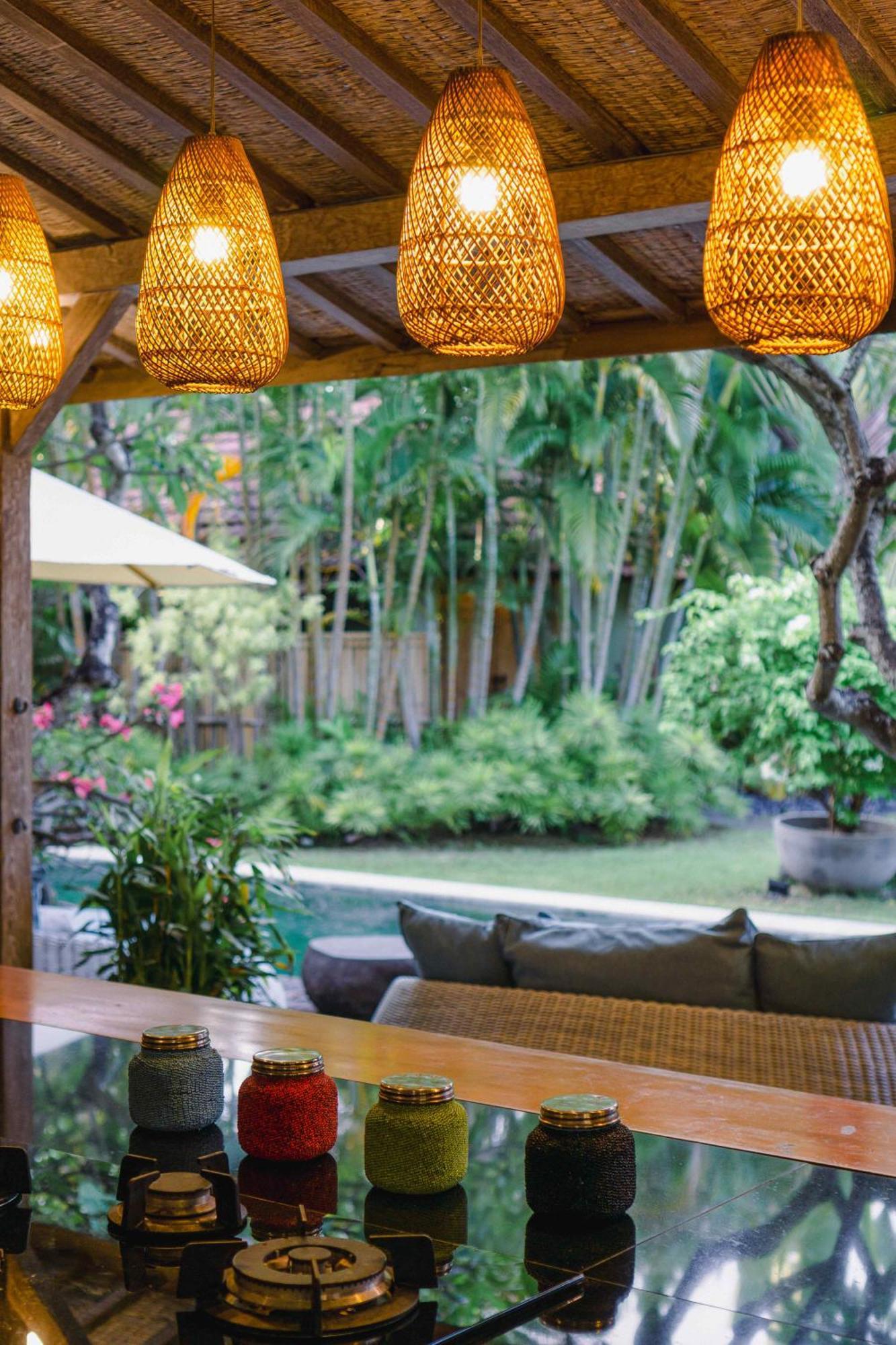 Villa Cinta Damai - Stunning & Stylish 4Br Luxury Villa In The Heart Of Seminyak, Just A 10-Min Walk To The Beach Exterior photo