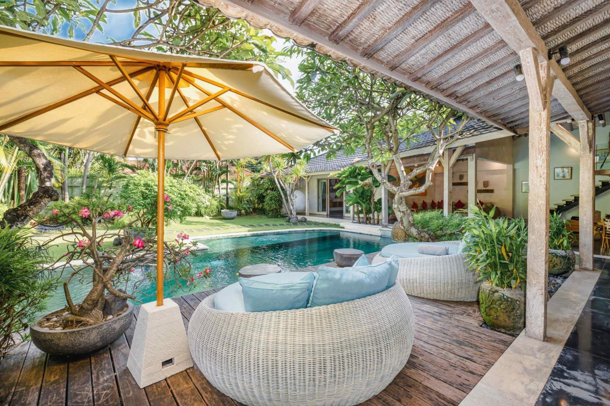 Villa Cinta Damai - Stunning & Stylish 4Br Luxury Villa In The Heart Of Seminyak, Just A 10-Min Walk To The Beach Exterior photo