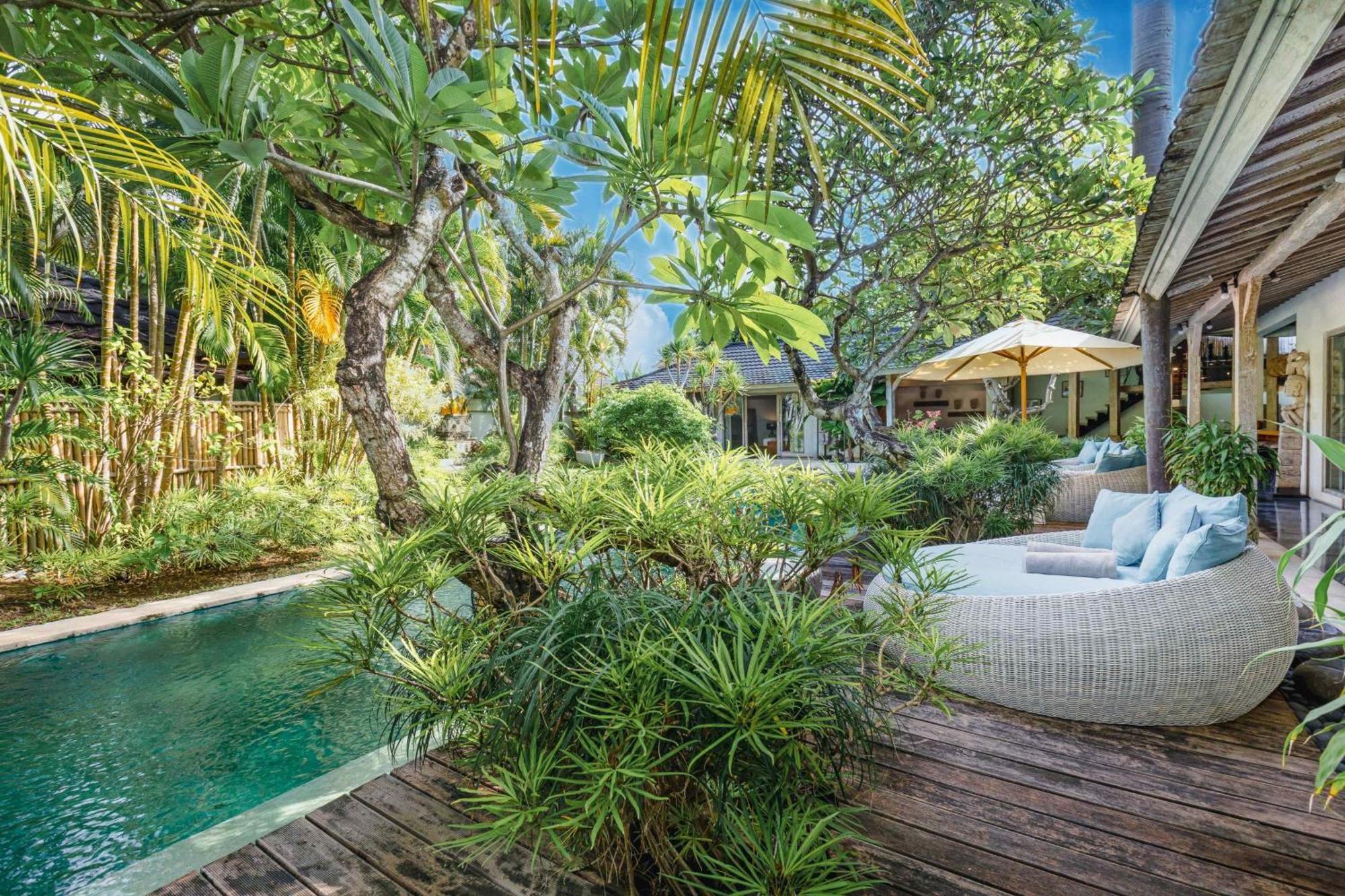 Villa Cinta Damai - Stunning & Stylish 4Br Luxury Villa In The Heart Of Seminyak, Just A 10-Min Walk To The Beach Exterior photo