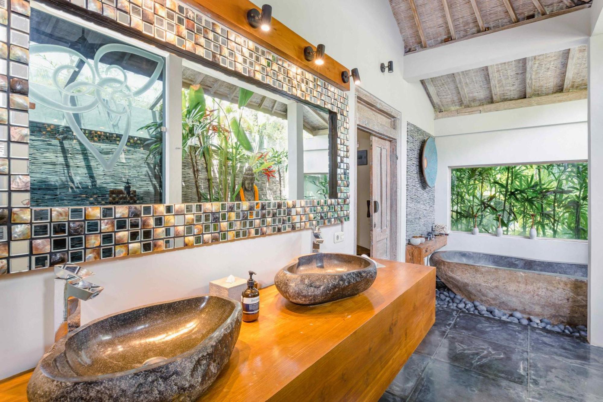 Villa Cinta Damai - Stunning & Stylish 4Br Luxury Villa In The Heart Of Seminyak, Just A 10-Min Walk To The Beach Exterior photo
